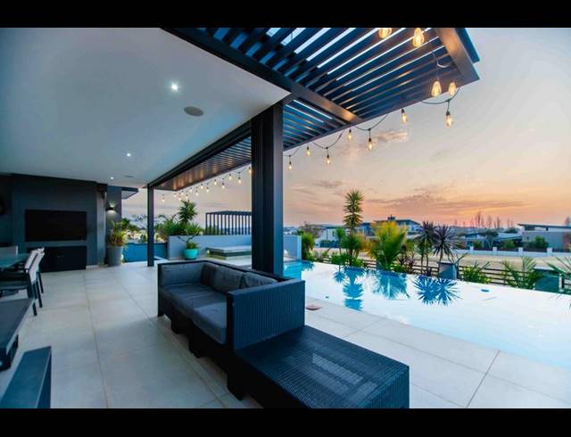 4 BEDROOM HOUSE FOR SALE IN COPPERLEAF ESTATE